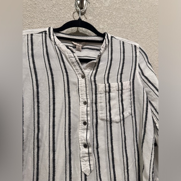 Lucky Brand Collarless 3/4 Sleeve Stripe Blouse Button Up Front Pocket Size S - Picture 4 of 9